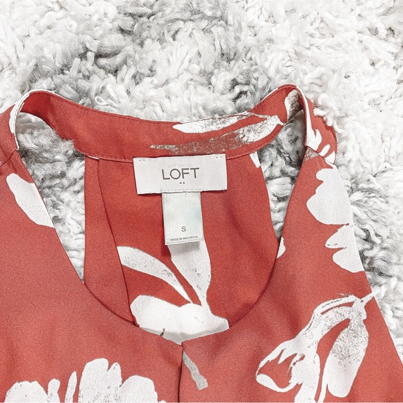 Loft Coral/White Floral Print Flowy Sleeveless Blouse Size Small - Picture 4 of 8